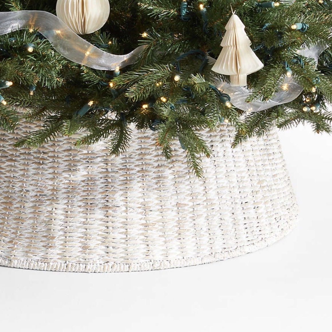 Woven Christmas Tree Collar 27"