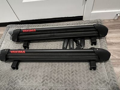 Yakima ski / board roof rack