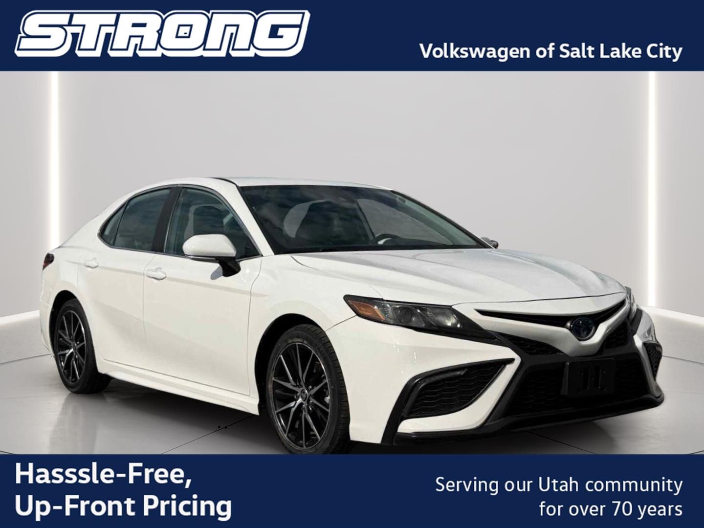 2022 Toyota Camry Hybrid SE