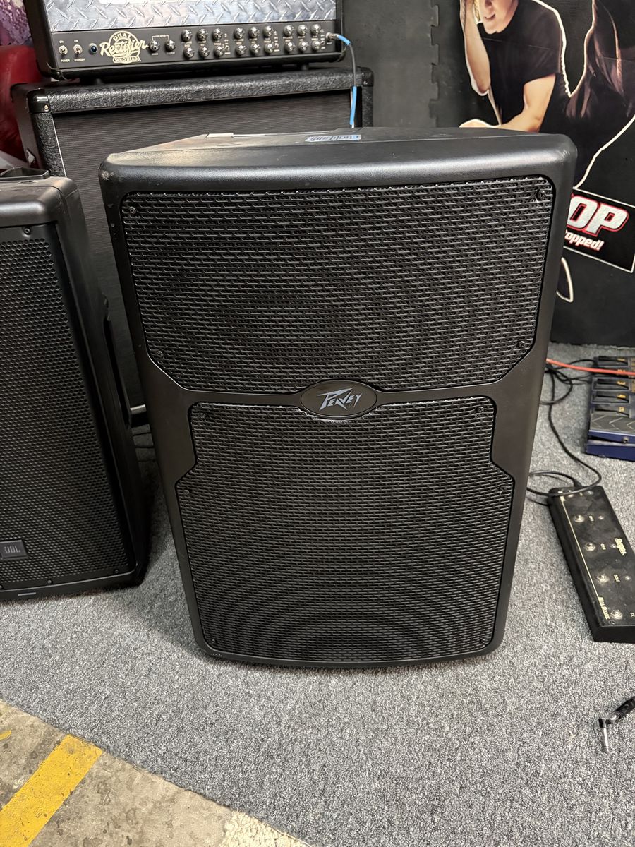 Peavey PVXp 15 15-inch Powered PA Speaker - Excellent Condition, High Performance