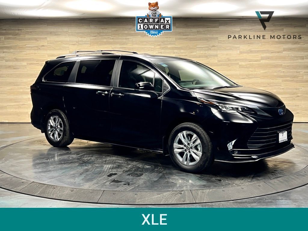 2025 Toyota Sienna XLE 7-Passenger
