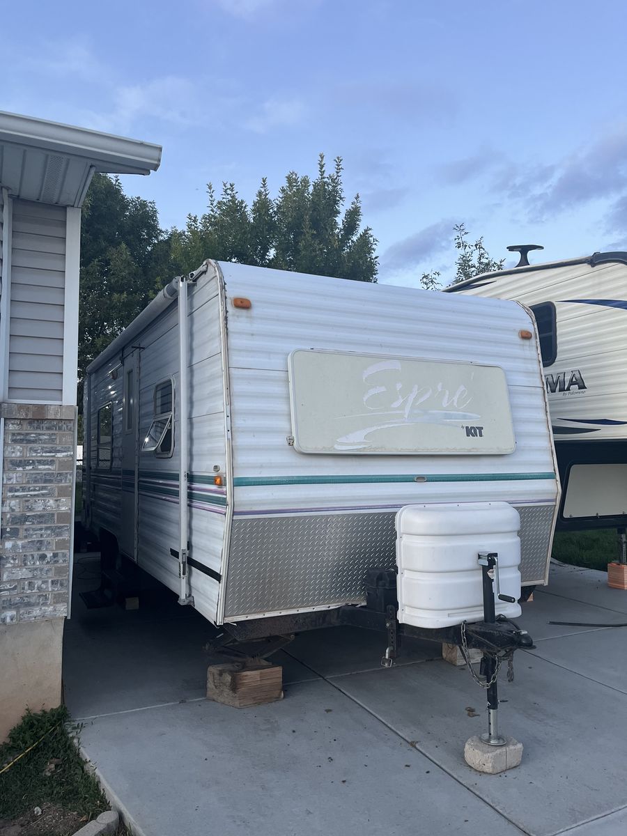 Kit 23 ft Espre Bumper Pull Trailer