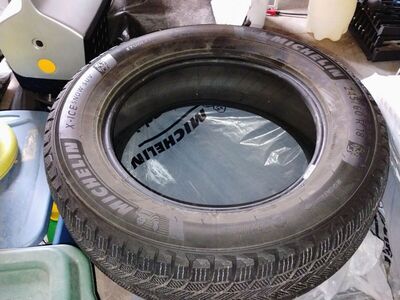 245 60 18 set 4 tires like new Winter