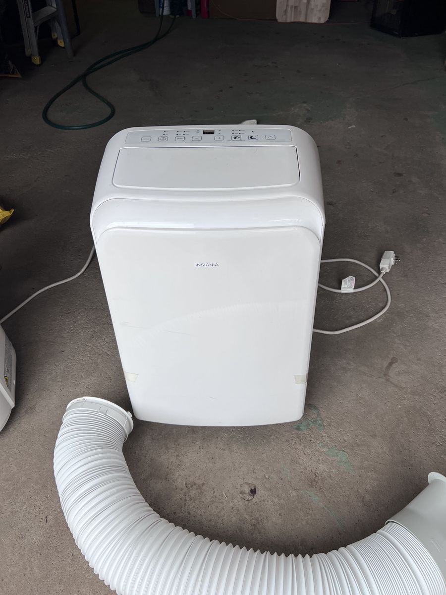 7000 BTU Roll around, Portable Air Conditioner - White