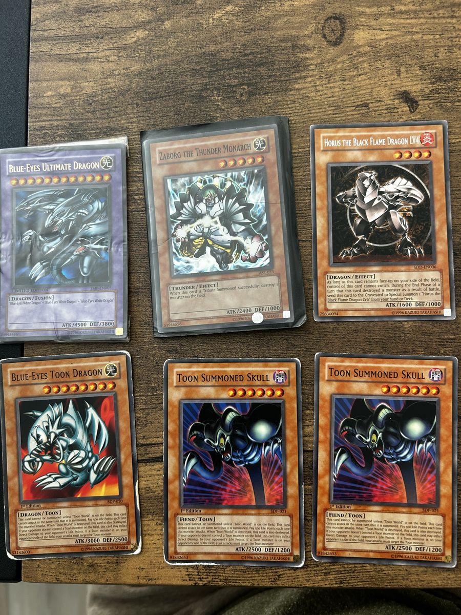 VINTAGE YU-GI-OH COLLECTION – 200+ CARDS – BLUE-EYES, TOONS, GX ERA