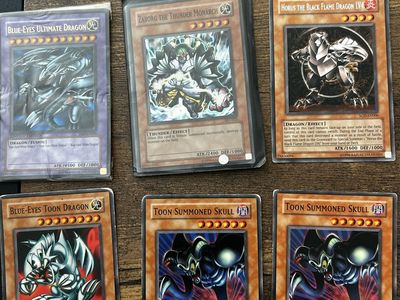VINTAGE YU-GI-OH COLLECTION – 200+ CARDS – BLUE-EYES, TOONS, GX ERA