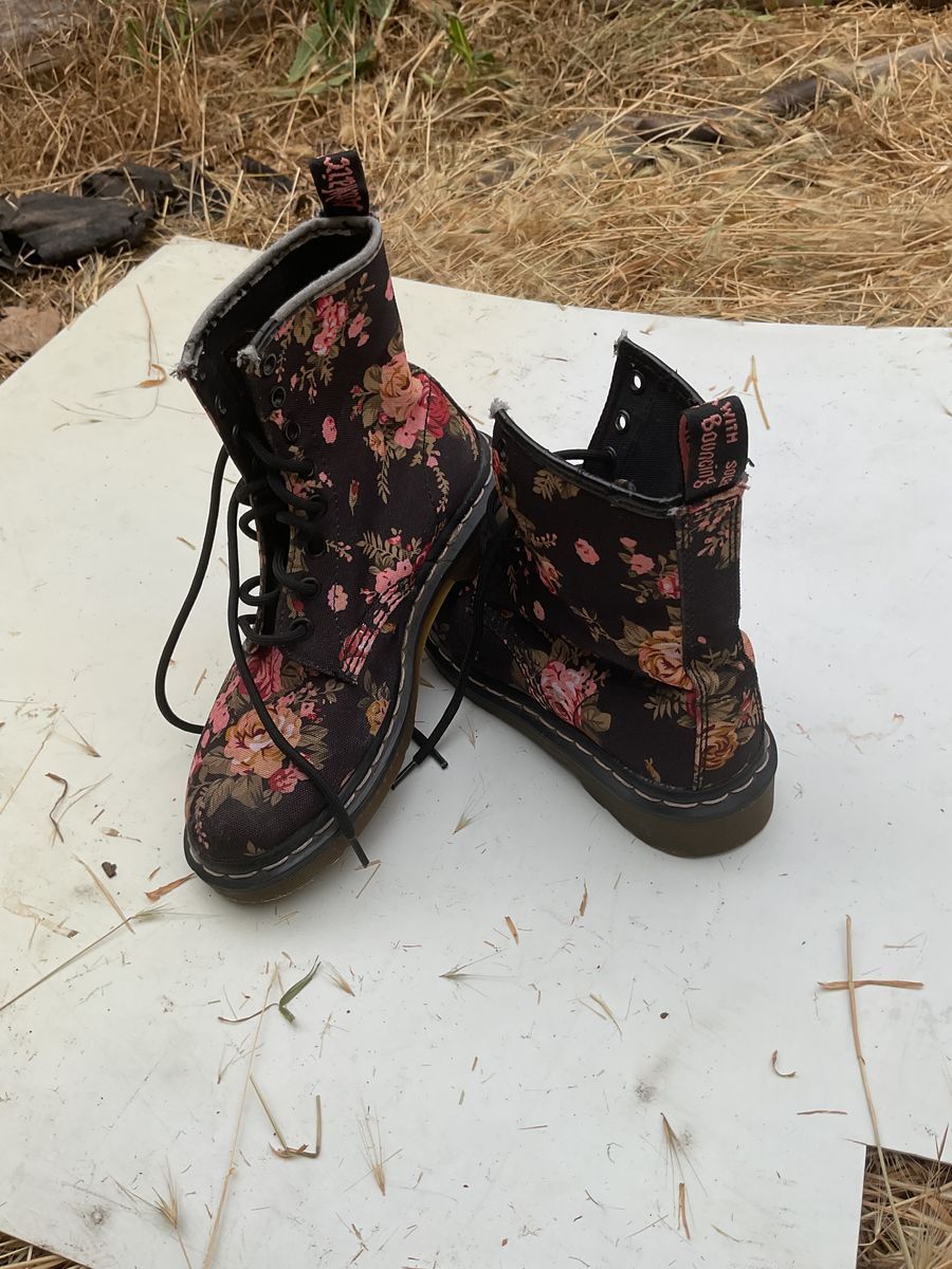 floral print 8 holed doc martens