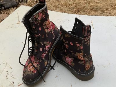 floral print 8 holed doc martens
