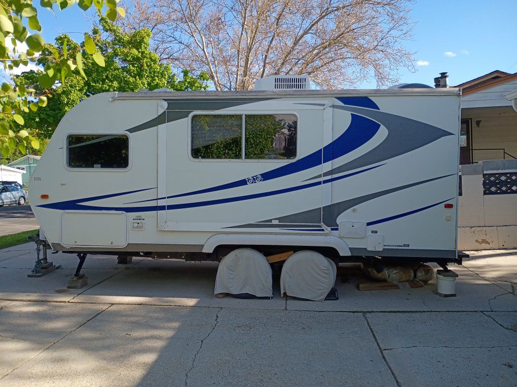 Travel Trailer/5th wheel