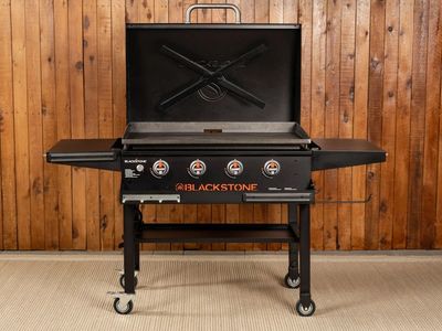 Blackstone 36in. Griddle with Hinged Hood, Front Shelf and Soft Cover 1713585 #91857