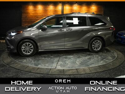 2024 TOYOTA SIENNA LE 8-Passenger