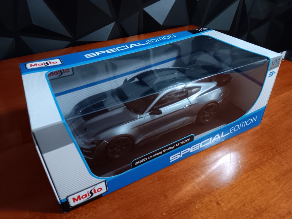  1:18 scale diecast metal model of a 2020 Ford Mus
