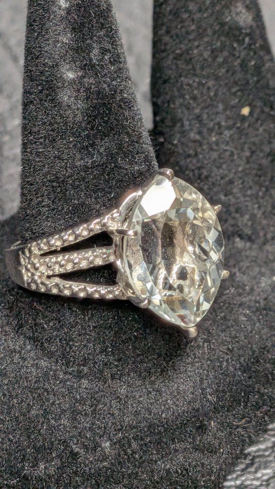 10 karat white gold Ring with 11.5 carat natural topaz stone. big rock