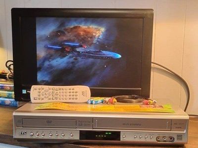 JVC VCR VHS DVD video cassette player with remote tested works great