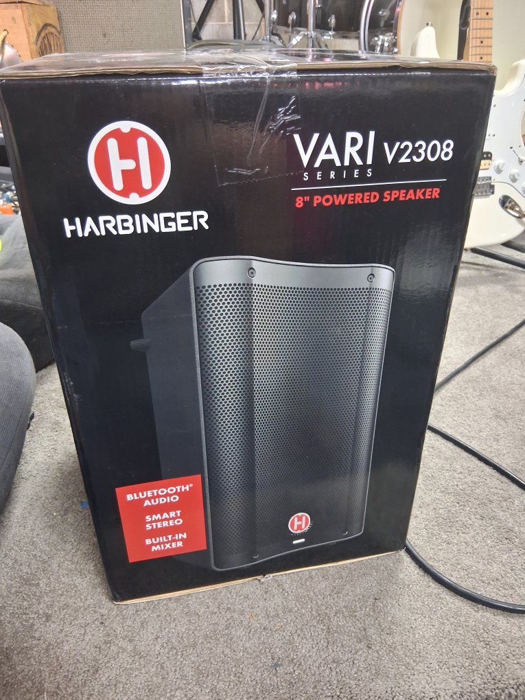 Harbinger Vari V2308 BT 400 Watt Powered Speaker New!