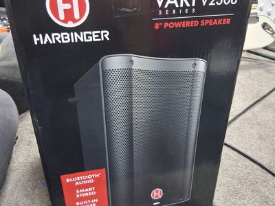 Harbinger Vari V2308 BT 400 Watt Powered Speaker New!