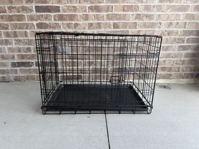 Black Wire Metal Pet Dog Crate Cage with Removable Plastic.