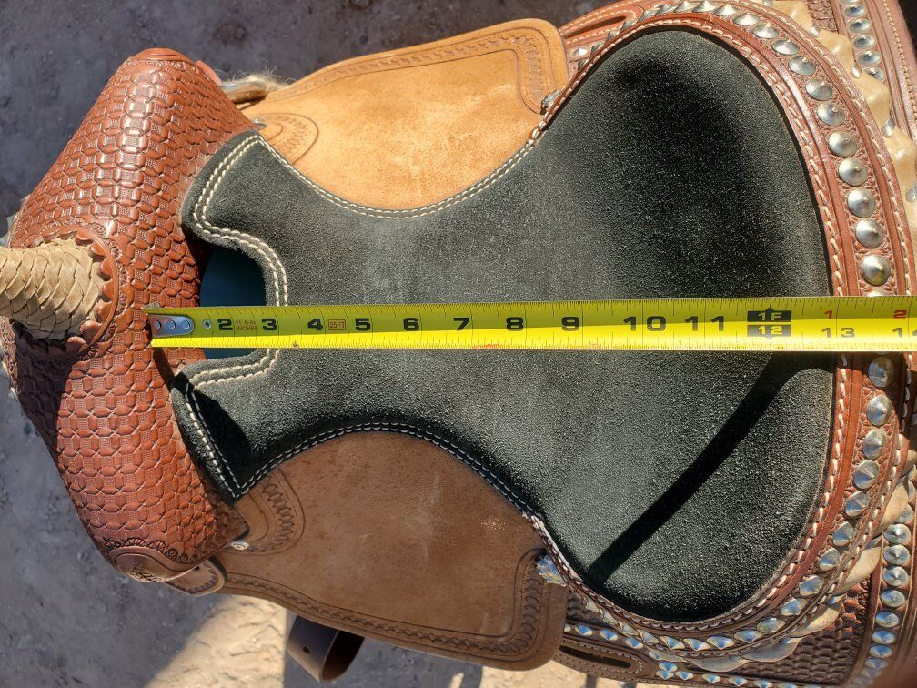 13" saddle