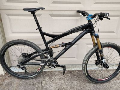 2013 ish Yeti SB 66 L/XL