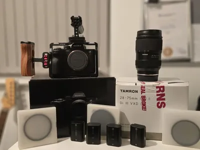 Sony A7IV with Lens, 4 X Batteries, 3 X Lens Filters And Cage