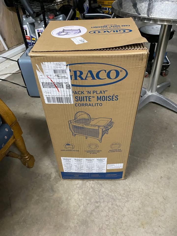 NEW - Graco Pack 'N Play