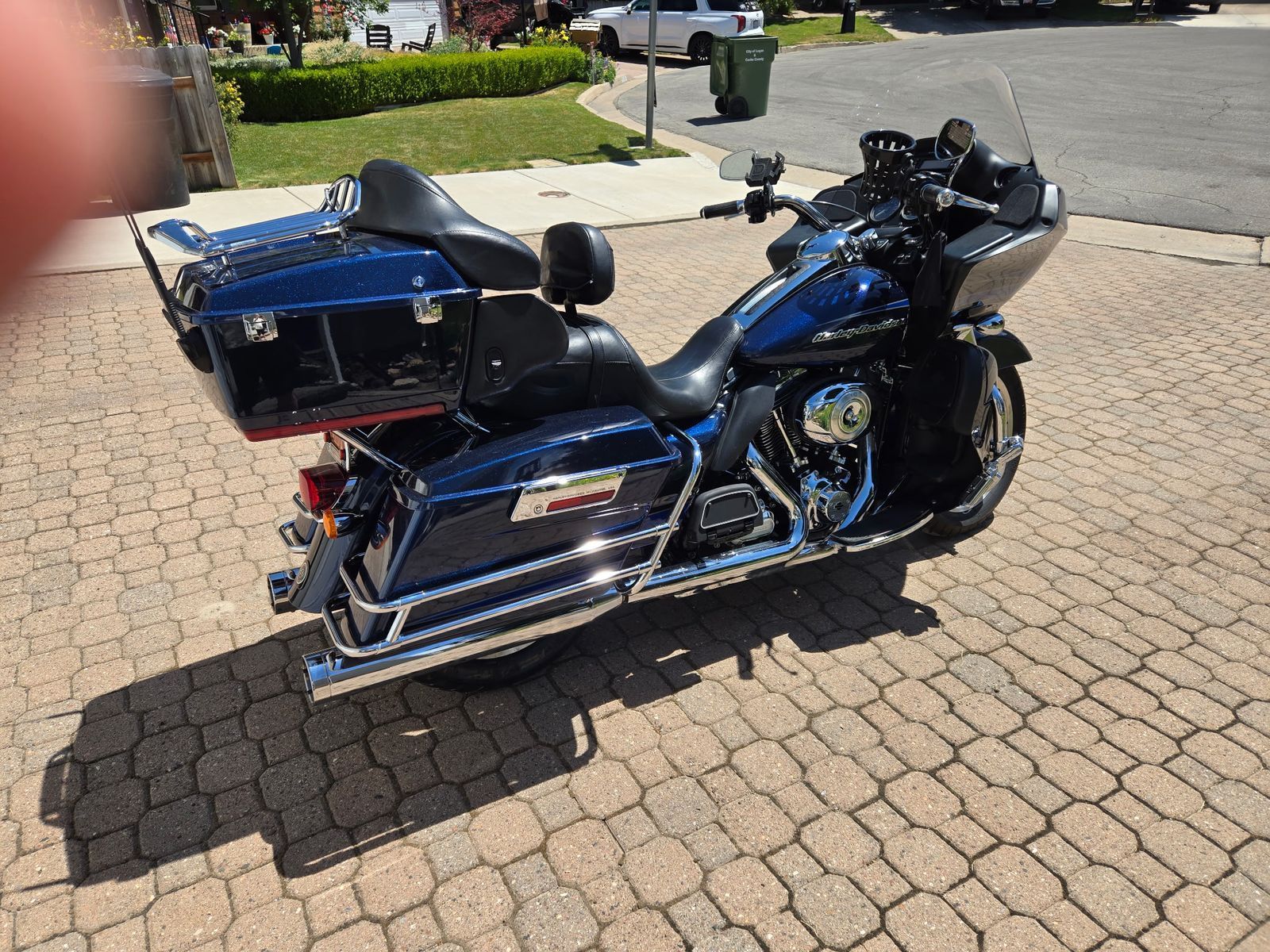 2012 Harley-Davidson FLTRU Road Glide Ultra - Vance & Hines Pipes