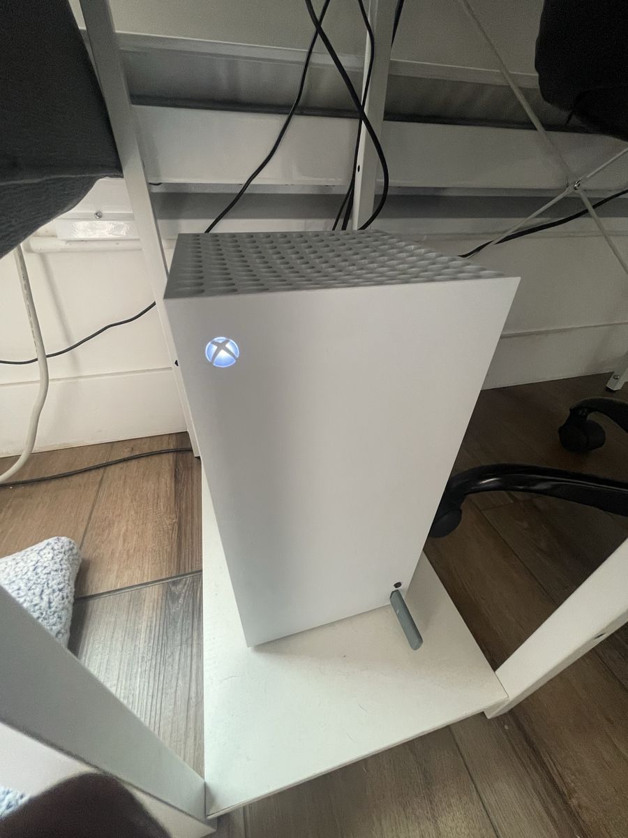Xbox Series X 1TB Digital Console with Controller & Cables - Excellent Condition