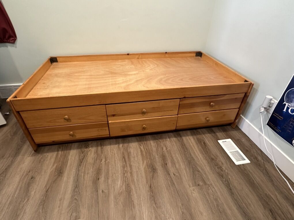 Solid Wood Twin  Bed w/ 6 Storage Drawers