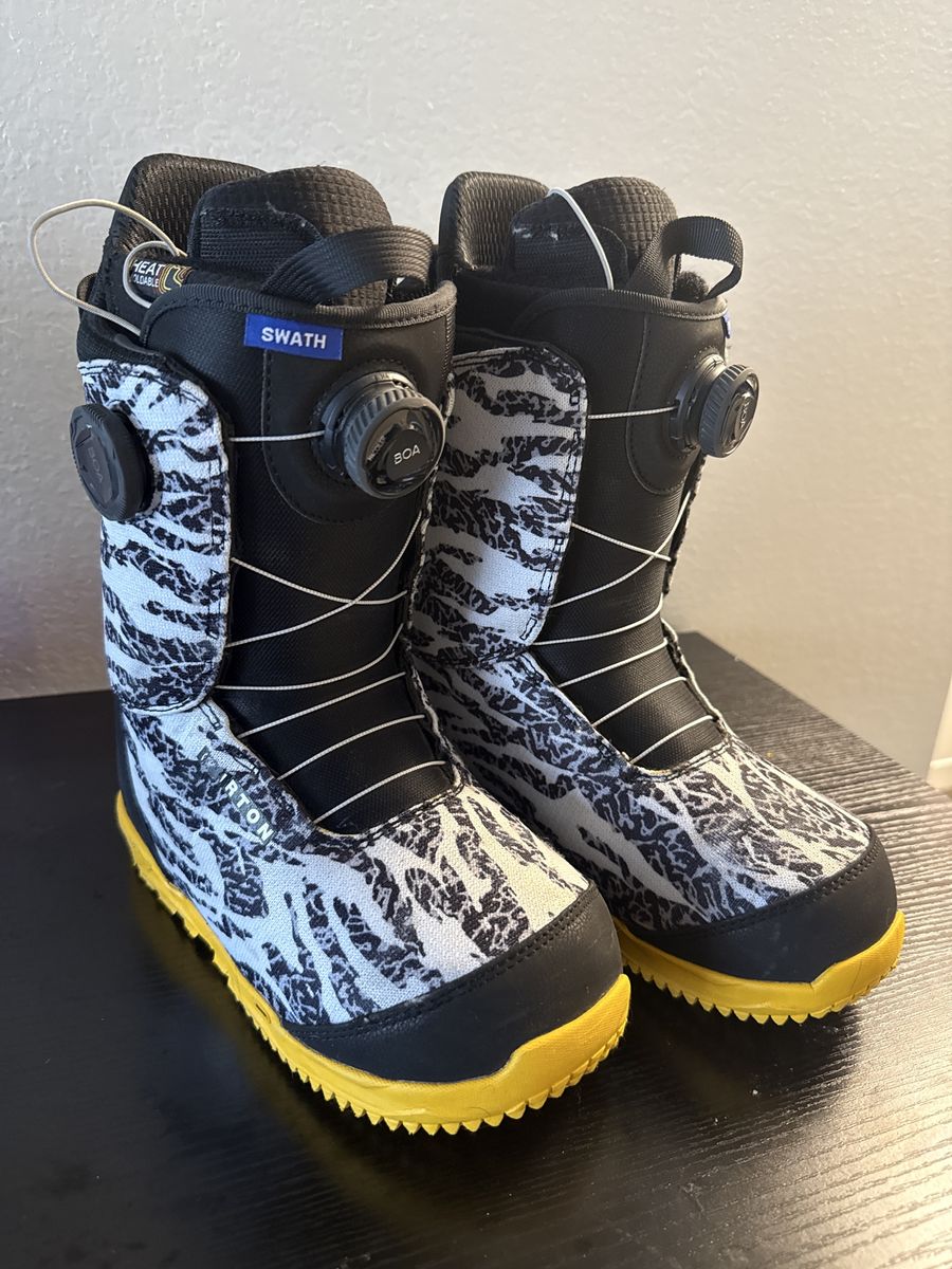 Mens Burton Swath Snowboard Boots size 8