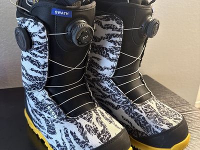 Mens Burton Swath Snowboard Boots size 8