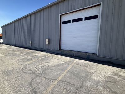 LOW RENT PSF, 16,108 SF SALEM WAREHOUSE, MULTIPLE LG ROOMS, HIGH BAY DR, 2-RR, 3-PHASE HEAVY POWER!