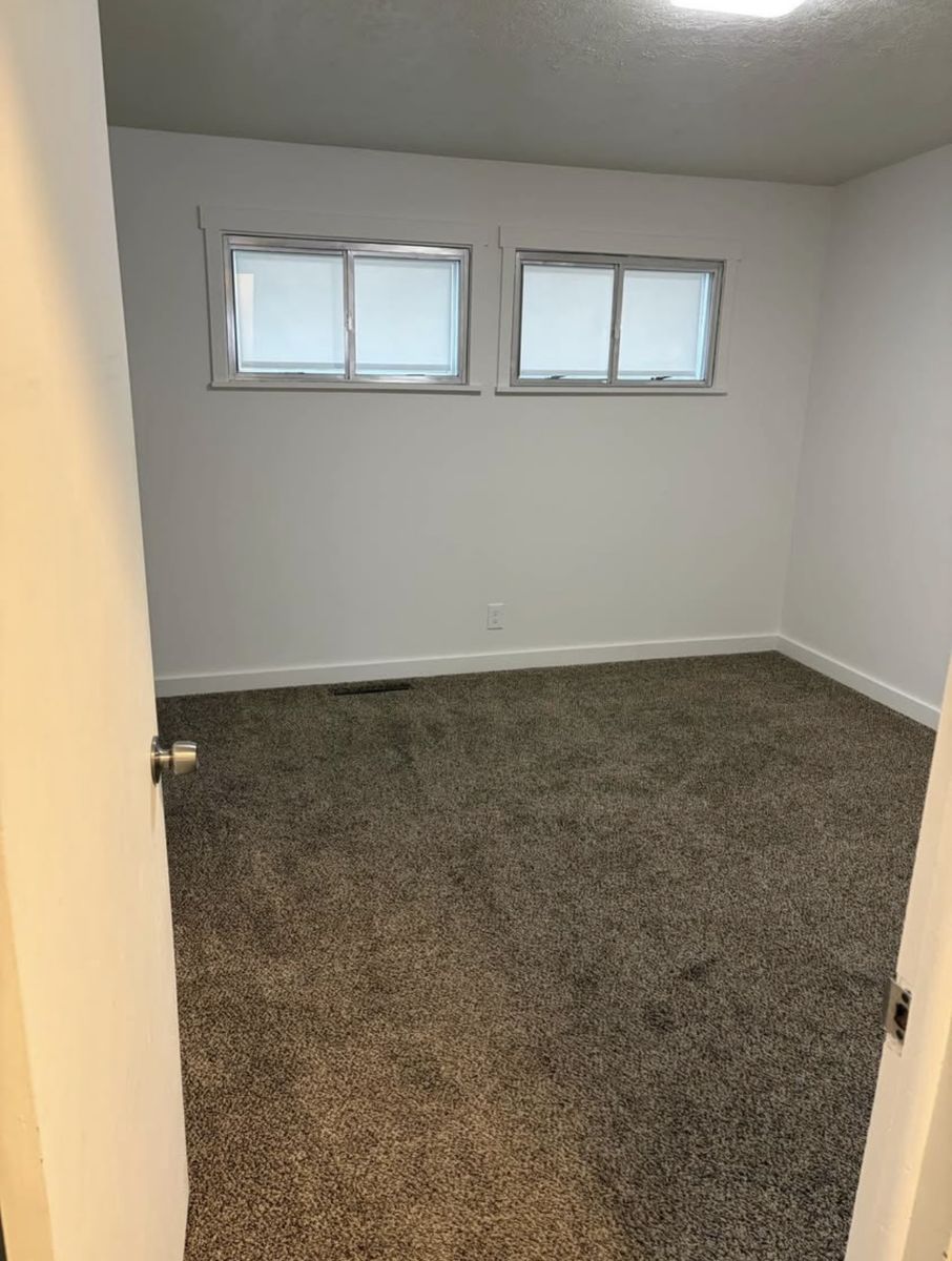 Main image 6