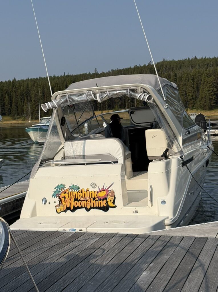 The 1996 Bayliner 2855 Ciera Sunbridge