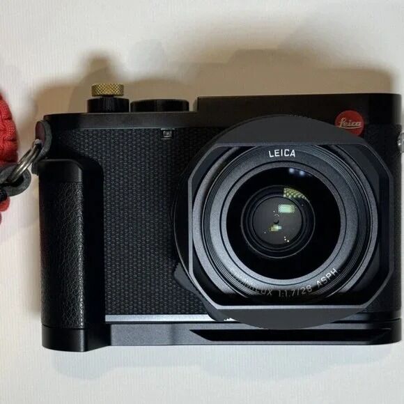 Leica Q3 compact digital camera