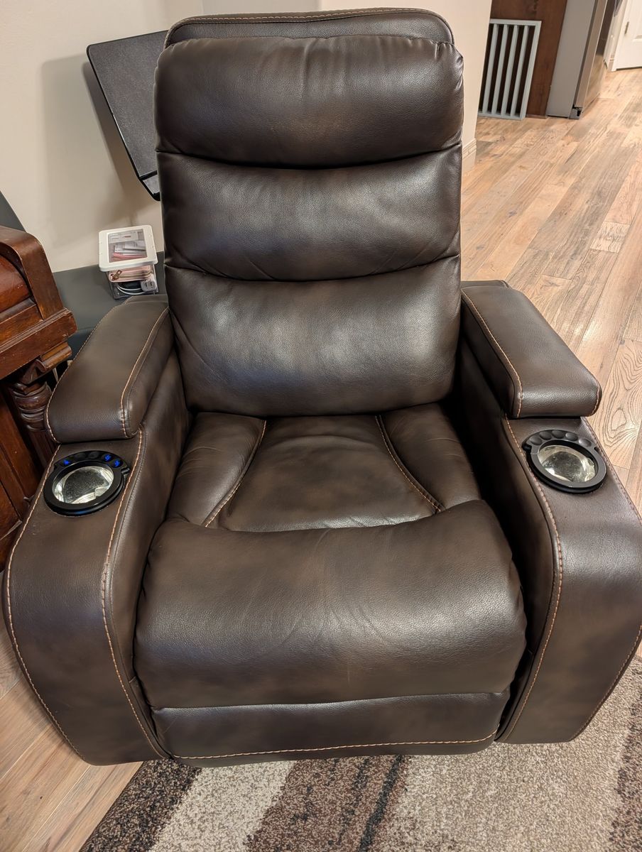 Leather Power Theatre Recliner – Great Condition!