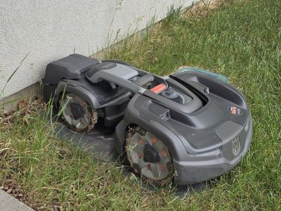 husqvarna 435x AWD Robot Mower