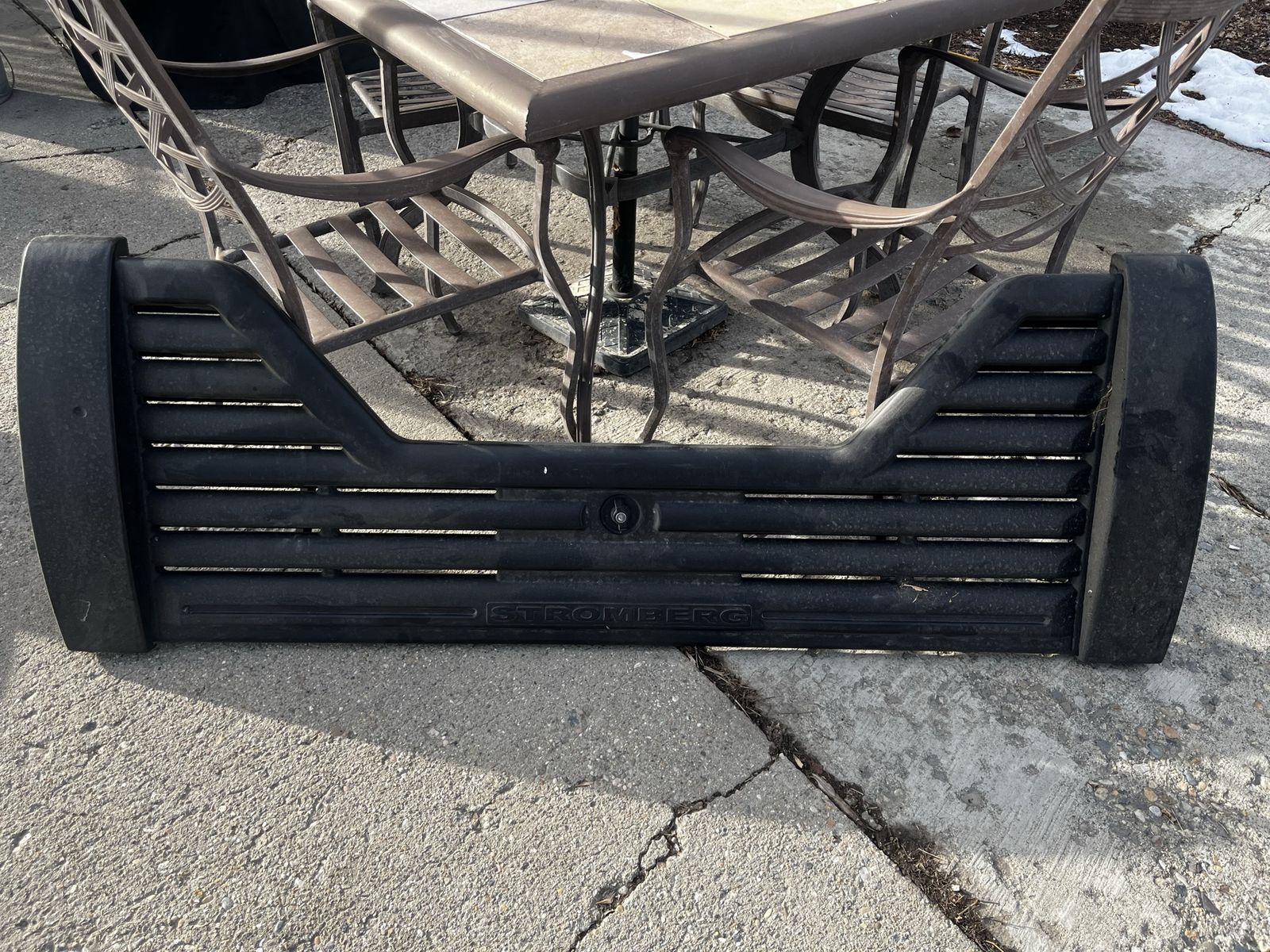 Fifth wheel tailgate