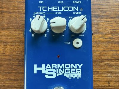 TC-Helicon Harmony Singer Vocal Effects Pedal - Harmony, Level, Reverb, Tone Controls