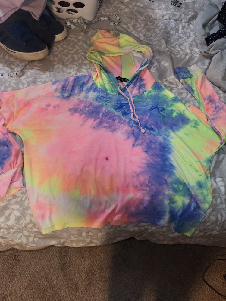 Vibrant Tie-Dye Hoodie - Size Large, Mixed Material - Excellent Condition