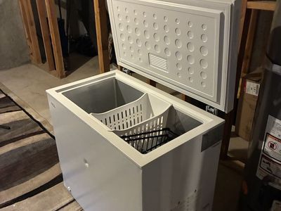 TCL Chest deep Freezer, White, Excellent Condition, Ideal for Extra Storage
