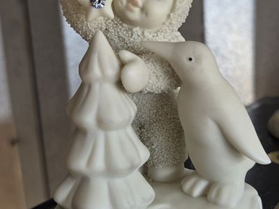 Department 56 Snowbabies porcelain figurine "Make It Shine"