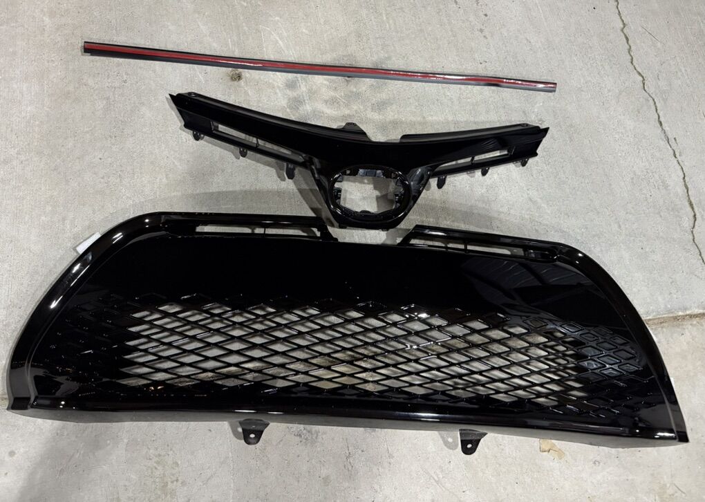 New 17-19 Toyota Corolla 2 Piece Black Grille Set