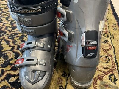 Notdica Ski Boots