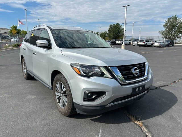 2018 Nissan Pathfinder SV