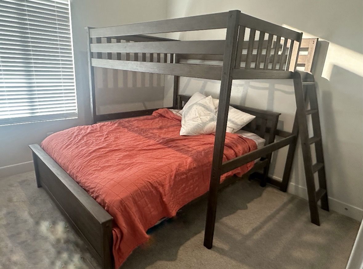 Max & Lilly Wood Loft Bunk Set (Full Over Queen)