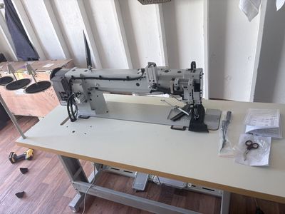Sewing machine, heavy duty, double needle