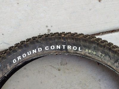 Specialized Ground Control 27.5x3.0 tire