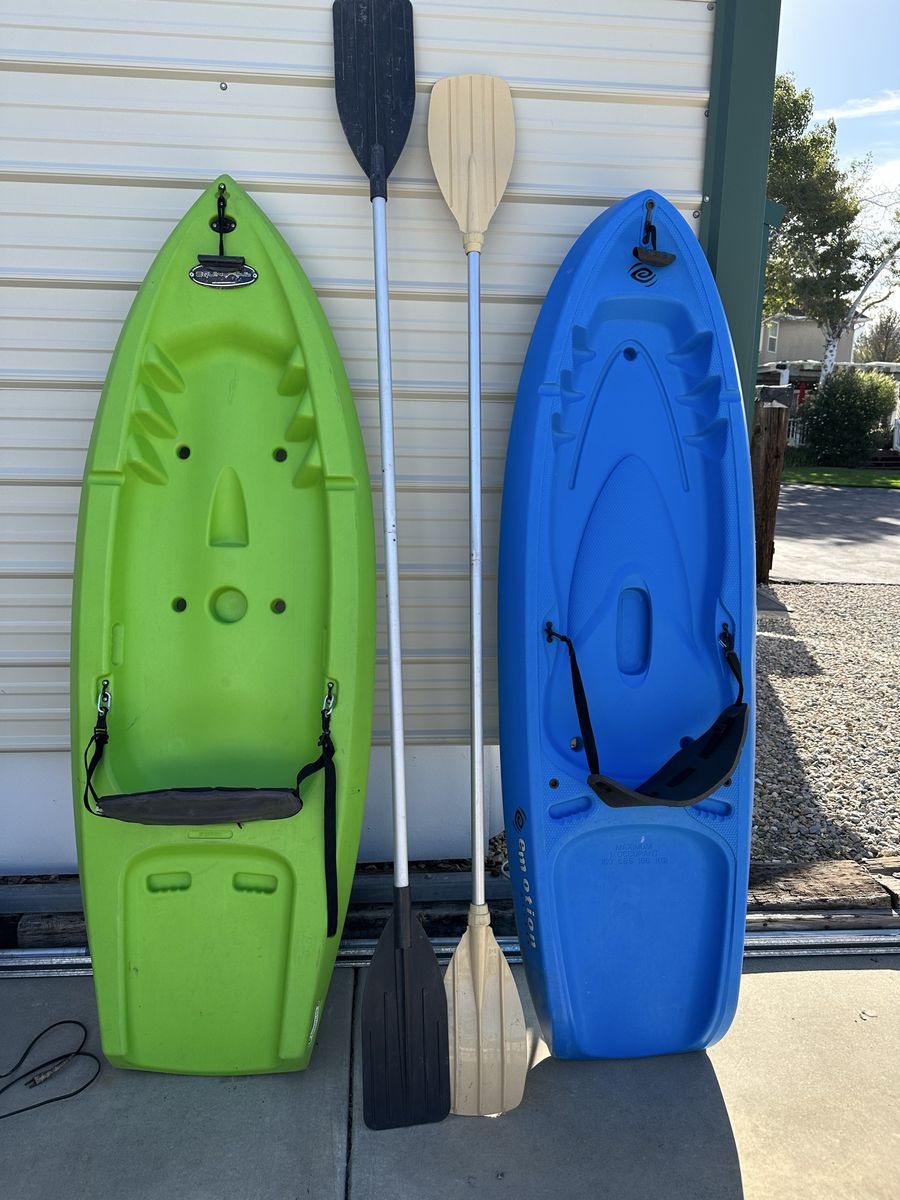 Equinox 6.6 & Emotion Kayaks Set - Green and Blue with Paddles