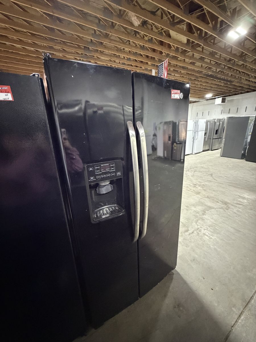 GREAT PRICES! GOOD GE SIDE BY SIDE FRIDGE
