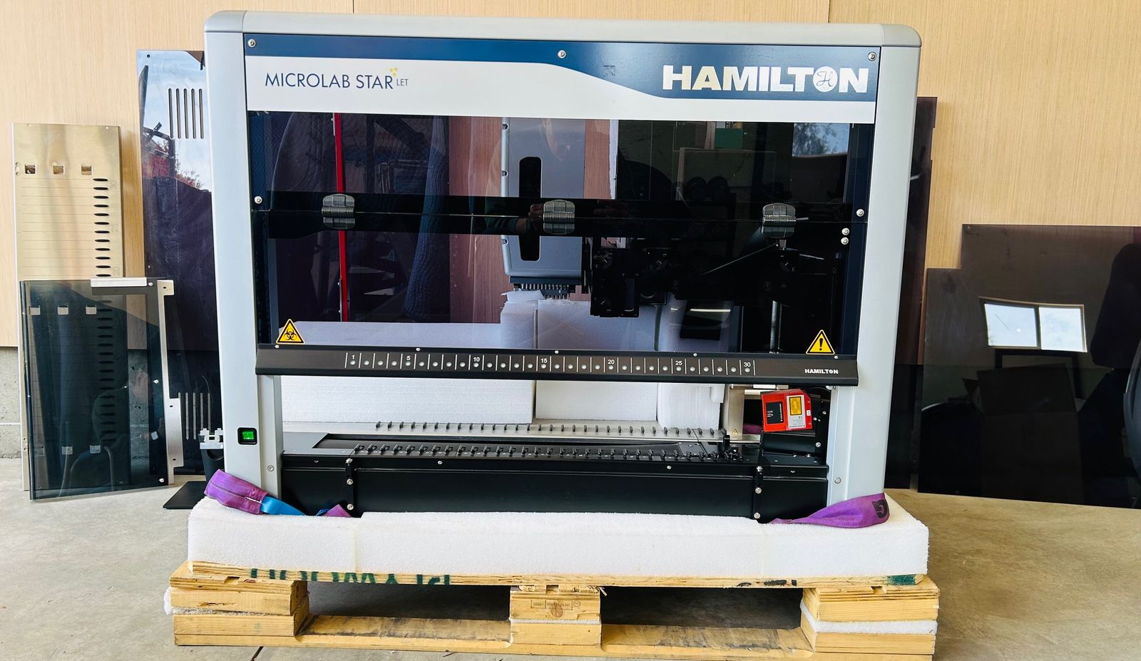Hamilton Microlab STARlet Liquid Handler 17300-034D + Accessories
